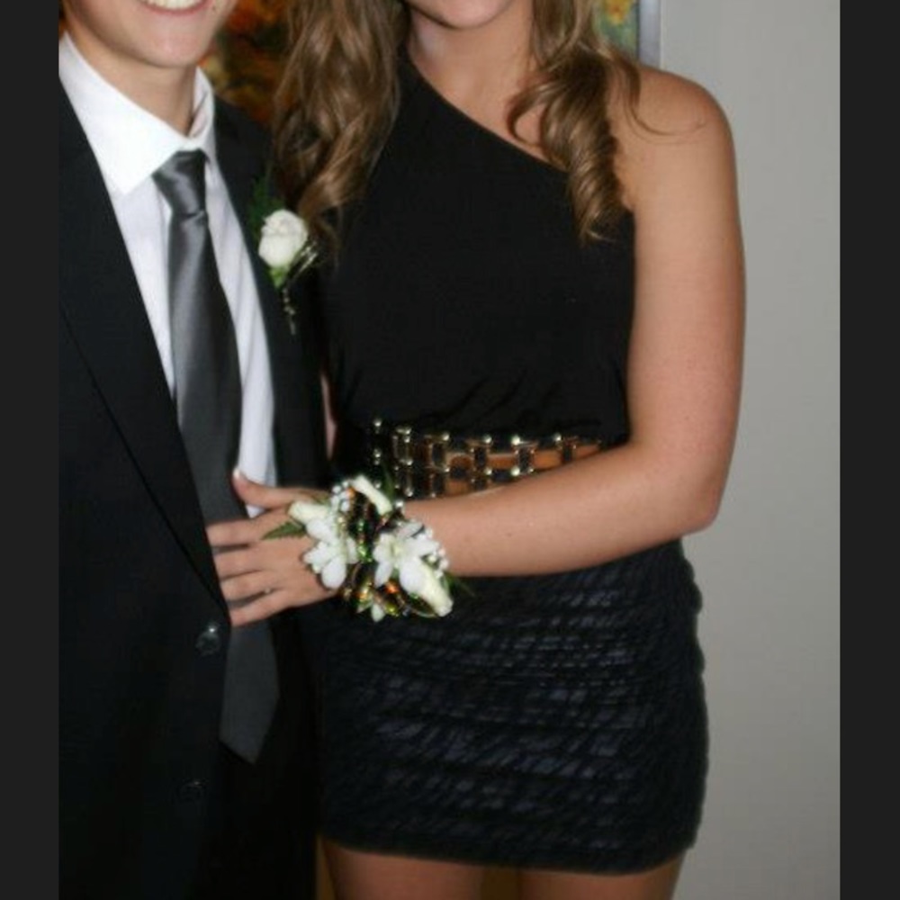 Super Cute one should dress!